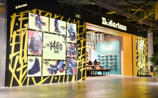飞利浦商显赋能Dr.Martens淮海店数字化建设
